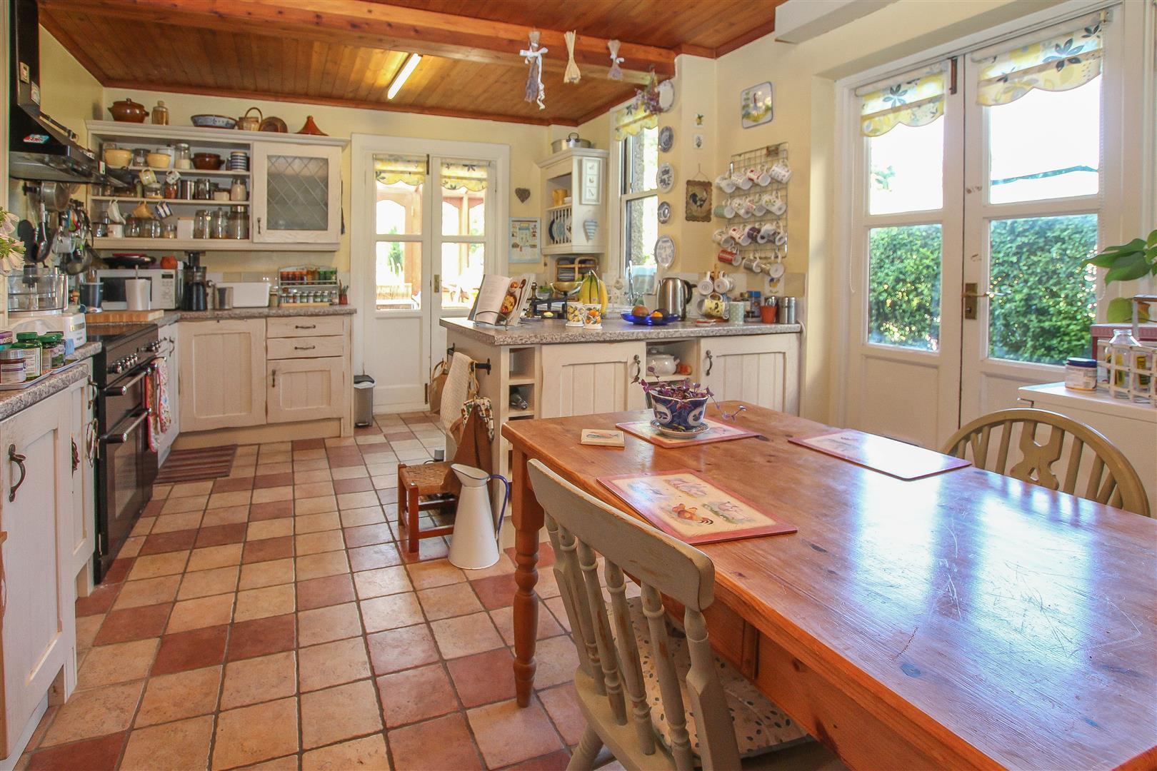 Robin Hood Road, Brentwood Keith Ashton